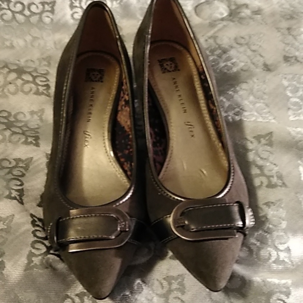 Anne Klein pumps